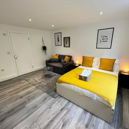 En-Suite Bedroom For Up To 4! Sofa Bed - Near Stratford 伦敦 外观 照片