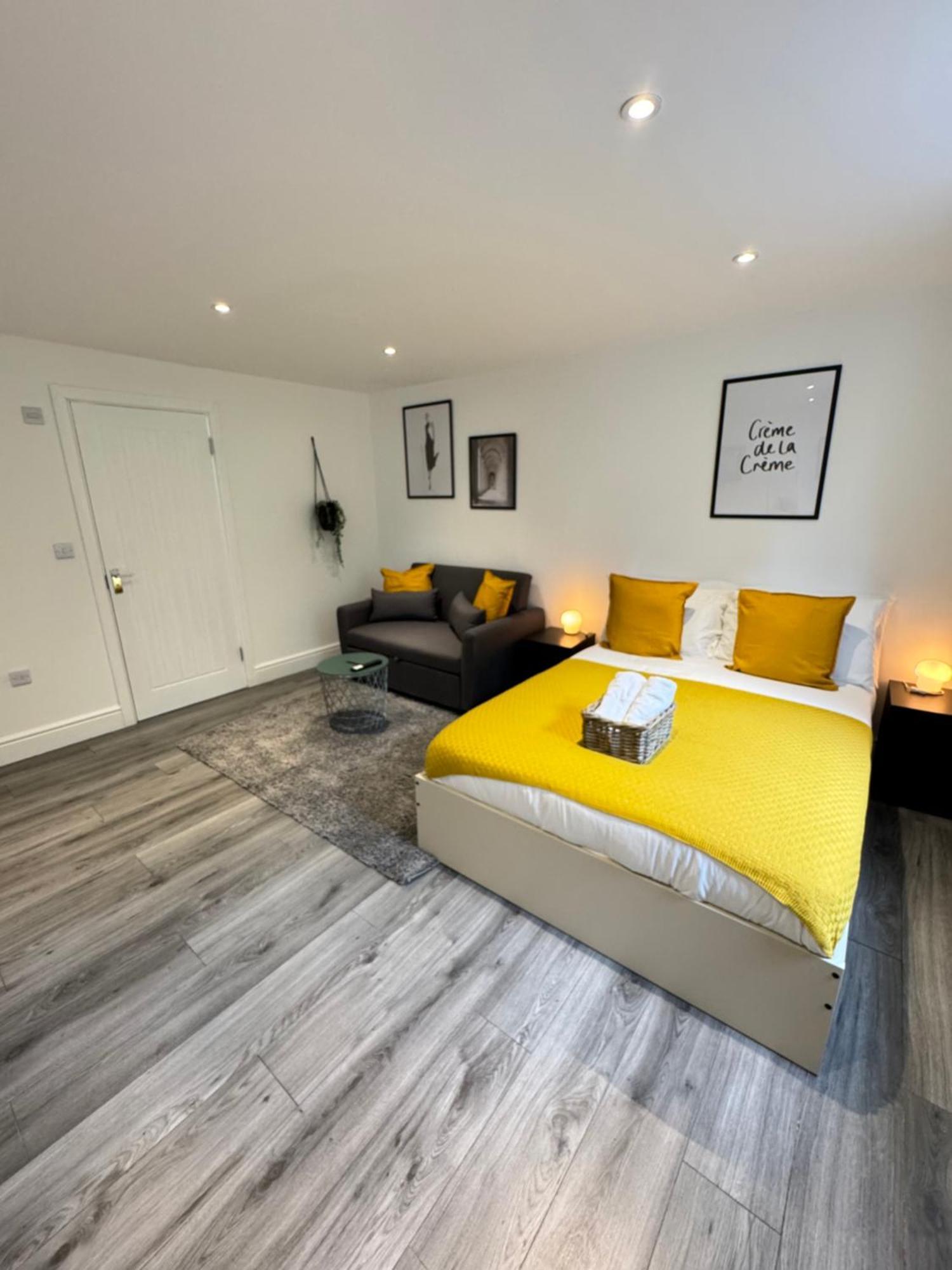 En-Suite Bedroom For Up To 4! Sofa Bed - Near Stratford 伦敦 外观 照片
