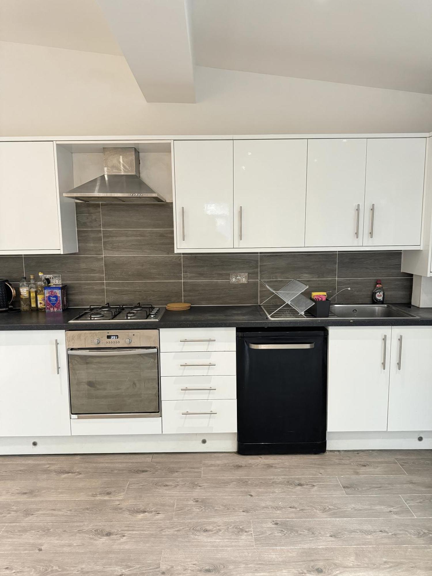 En-Suite Bedroom For Up To 4! Sofa Bed - Near Stratford 伦敦 外观 照片