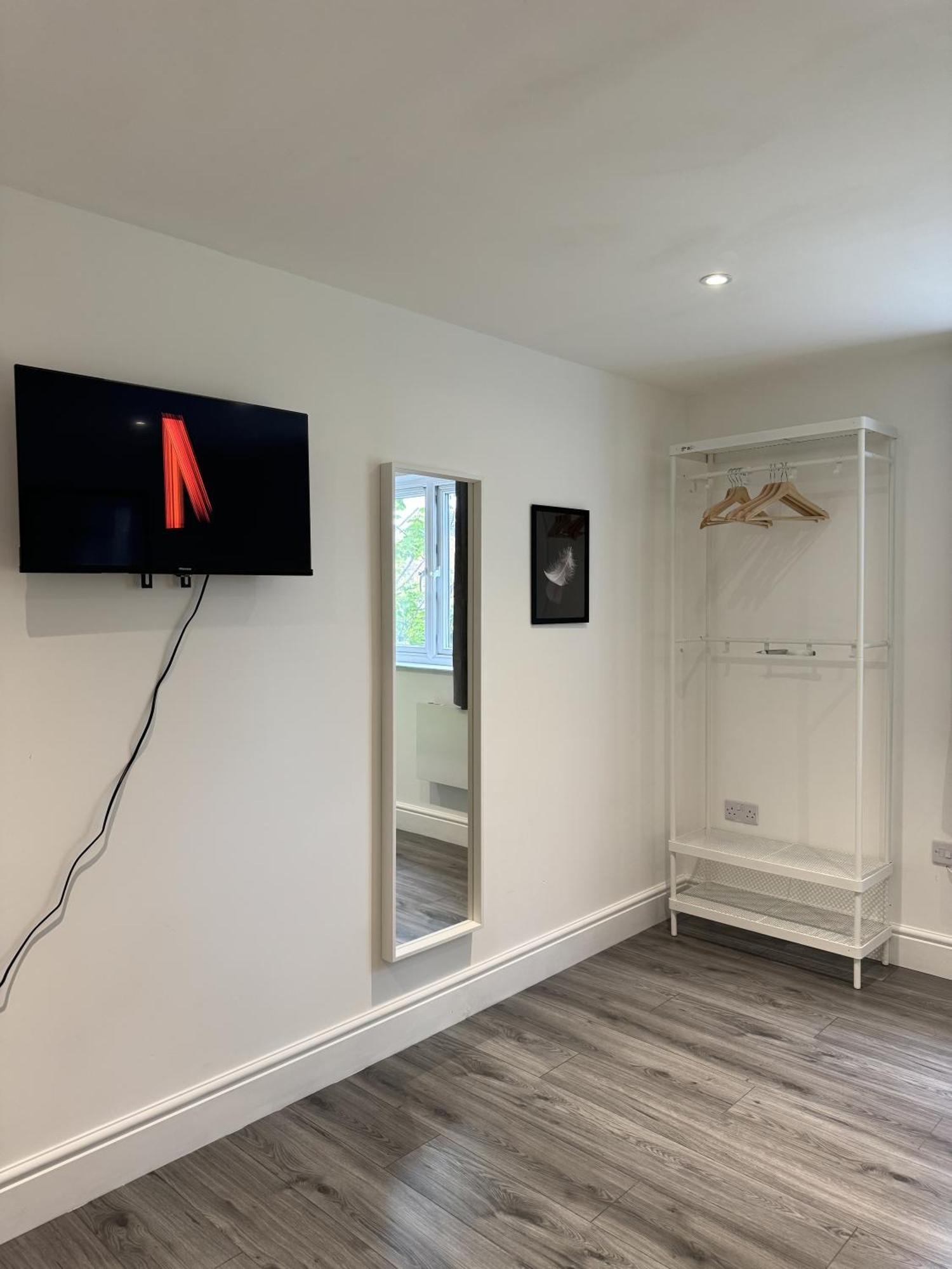 En-Suite Bedroom For Up To 4! Sofa Bed - Near Stratford 伦敦 外观 照片