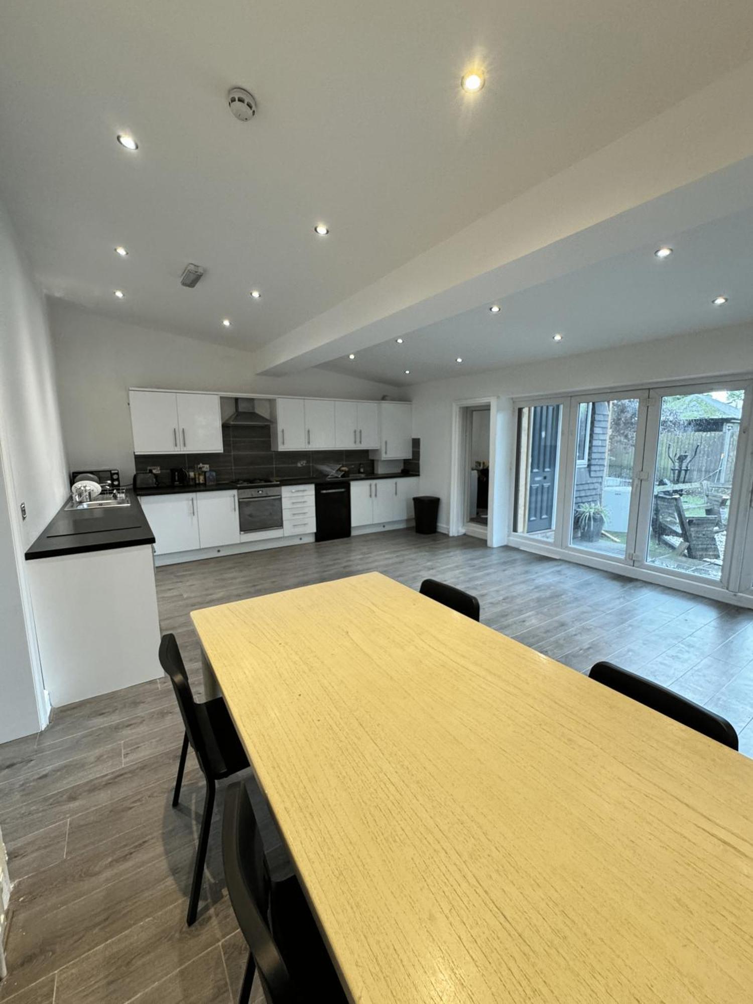 En-Suite Bedroom For Up To 4! Sofa Bed - Near Stratford 伦敦 外观 照片