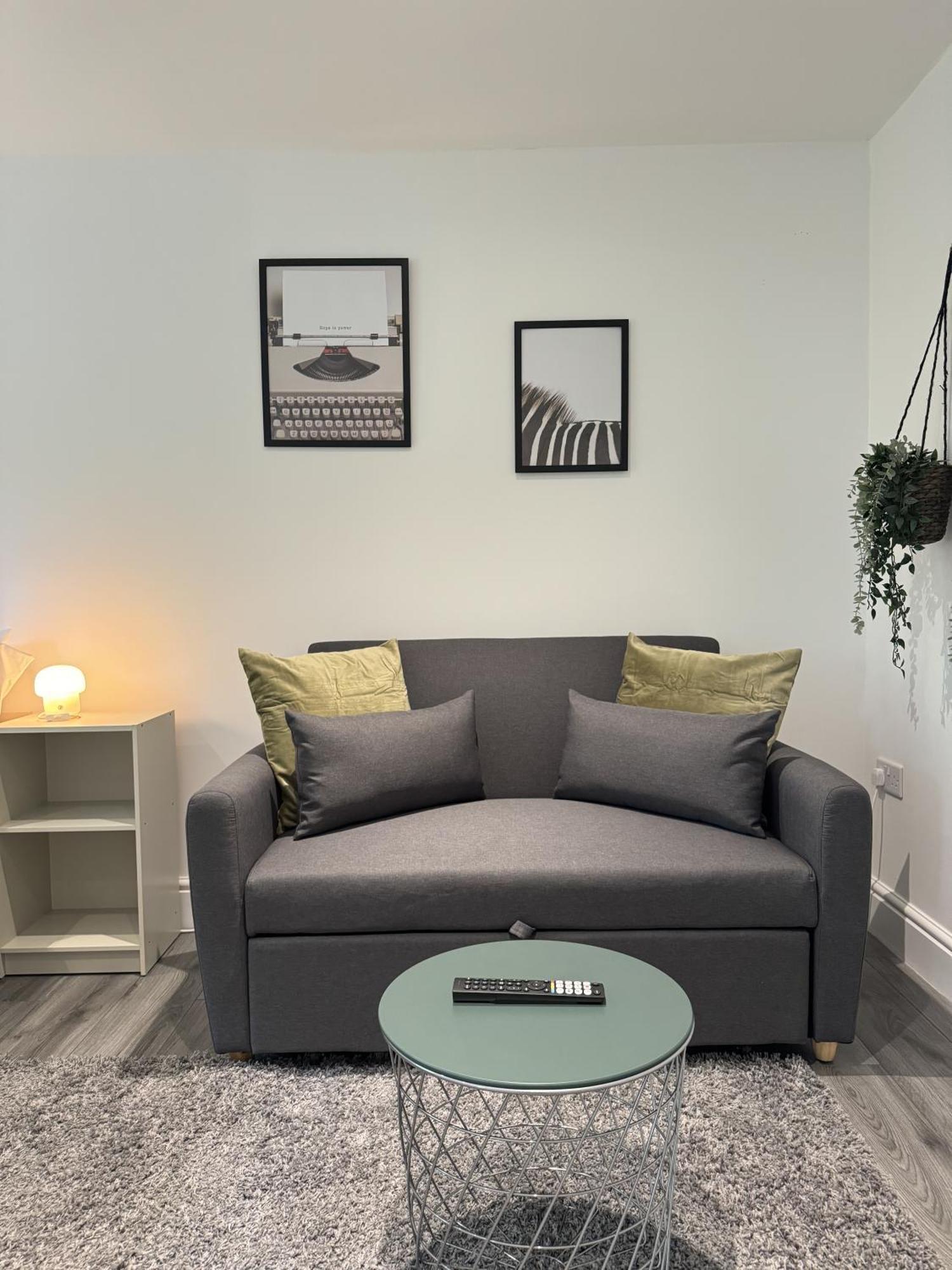 En-Suite Bedroom For Up To 4! Sofa Bed - Near Stratford 伦敦 外观 照片