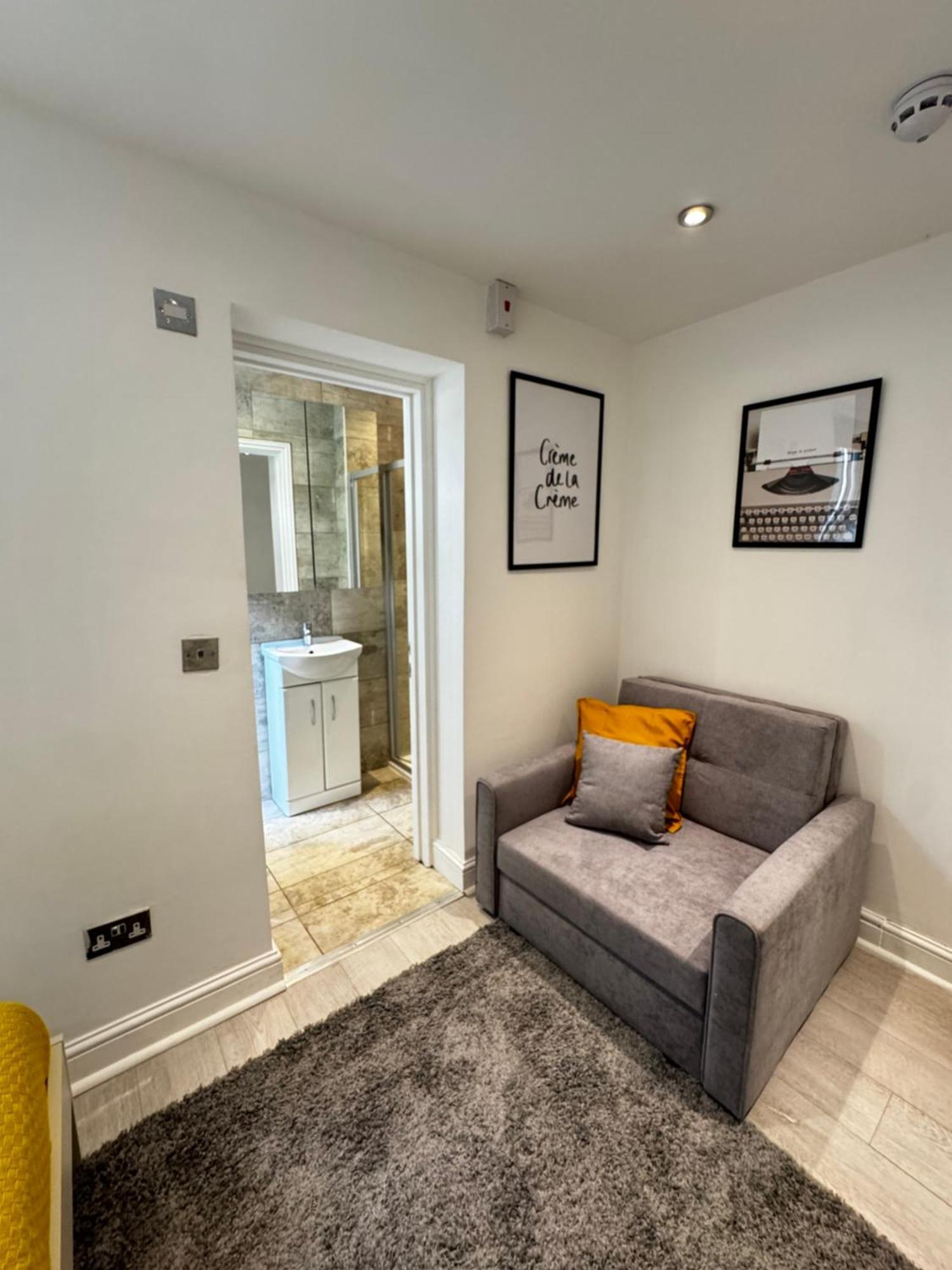En-Suite Bedroom For Up To 4! Sofa Bed - Near Stratford 伦敦 外观 照片
