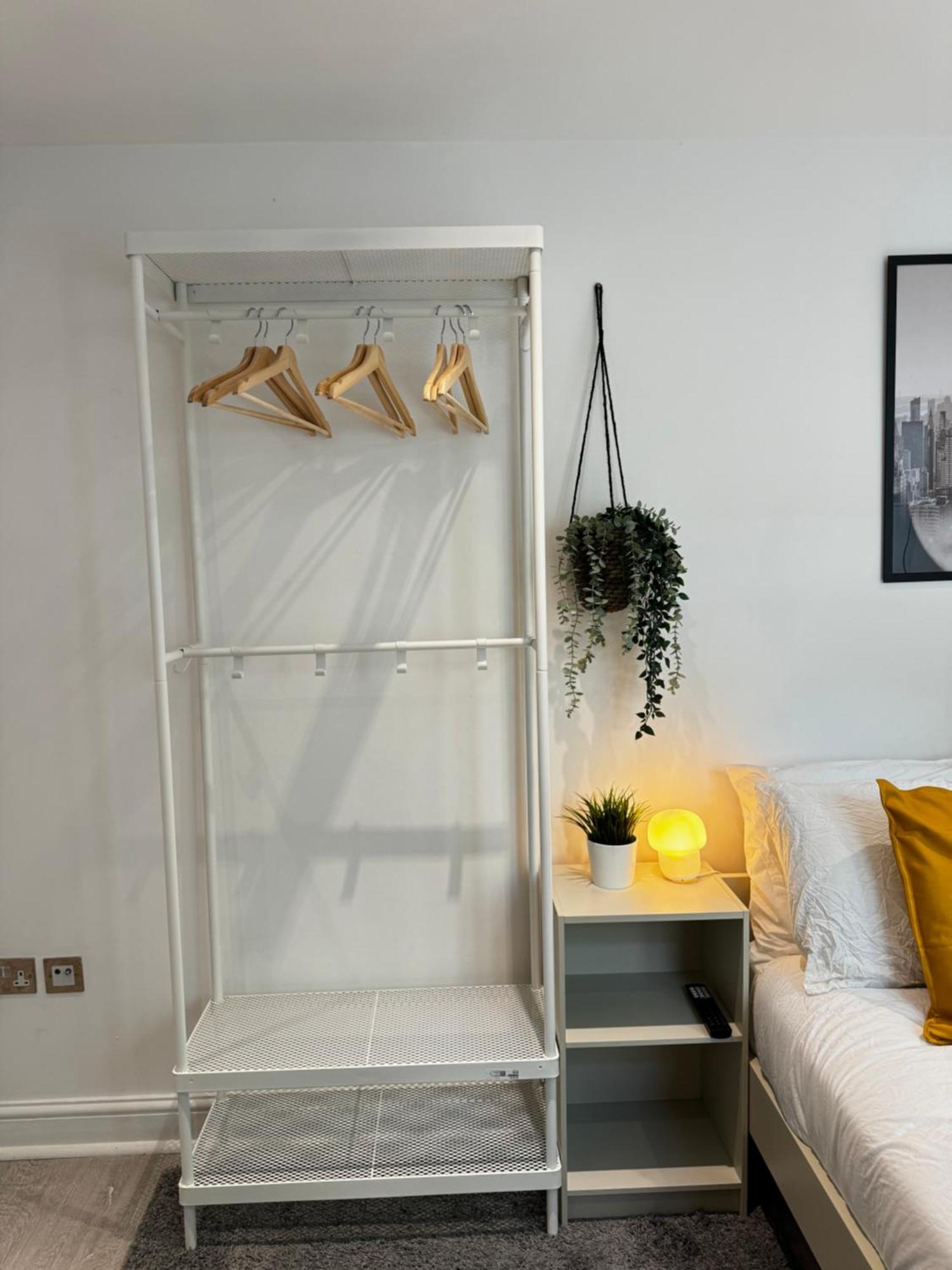 En-Suite Bedroom For Up To 4! Sofa Bed - Near Stratford 伦敦 外观 照片
