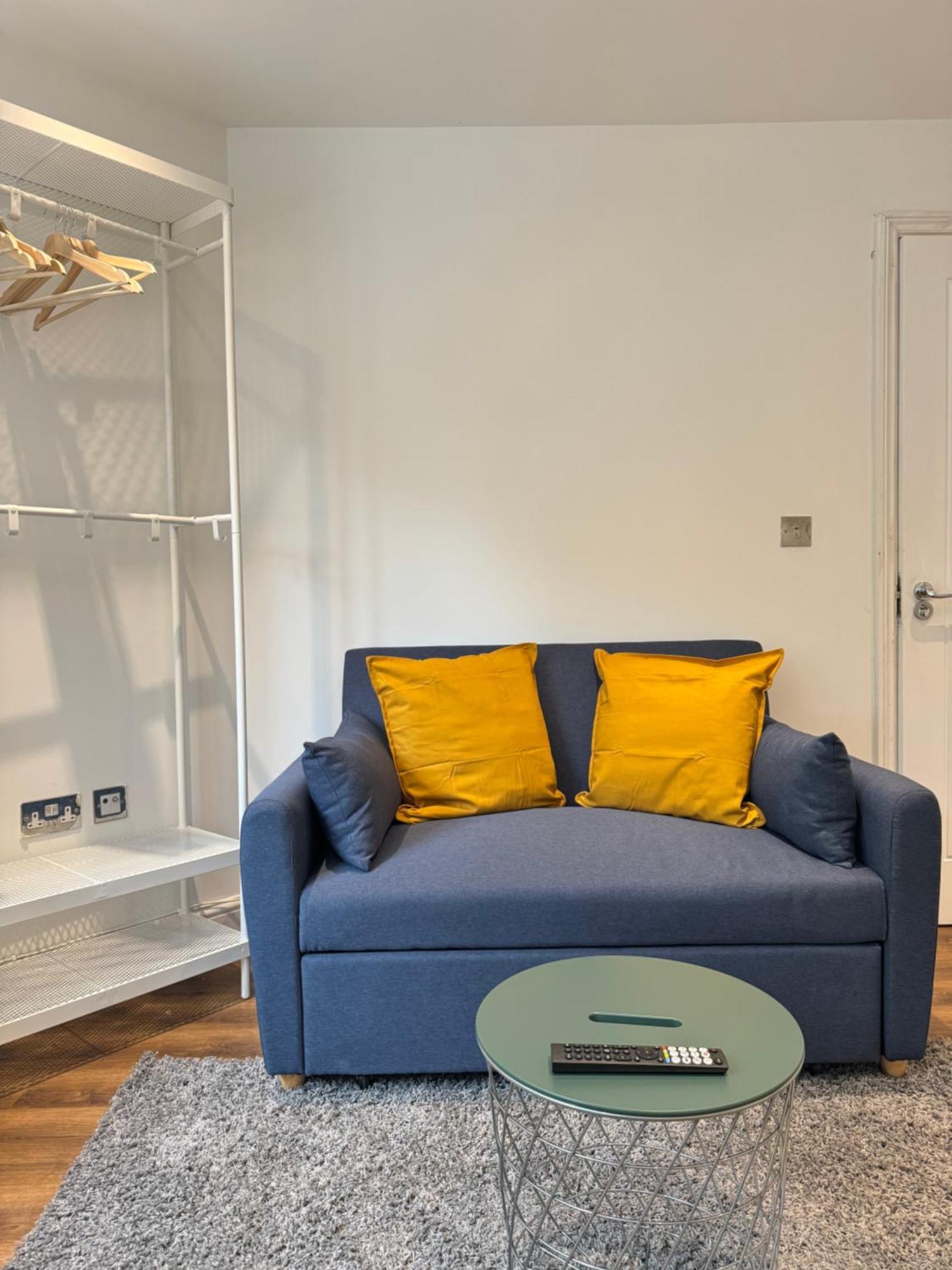 En-Suite Bedroom For Up To 4! Sofa Bed - Near Stratford 伦敦 外观 照片